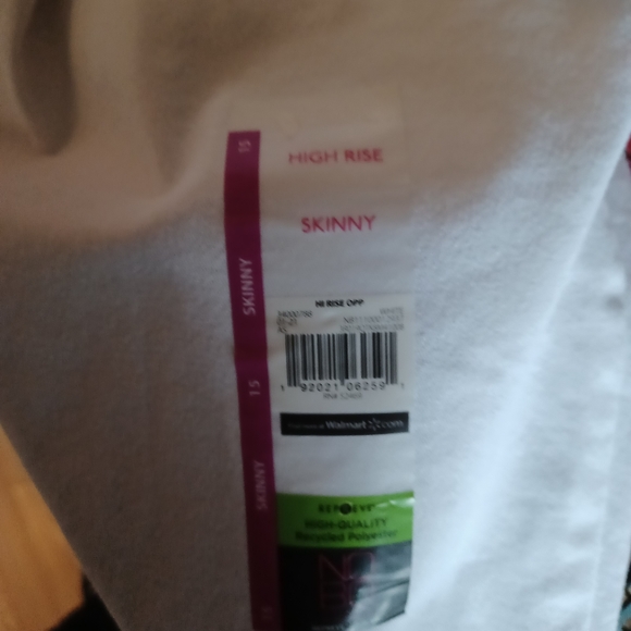 Ladies Spring Outfit - Picture 4 of 4